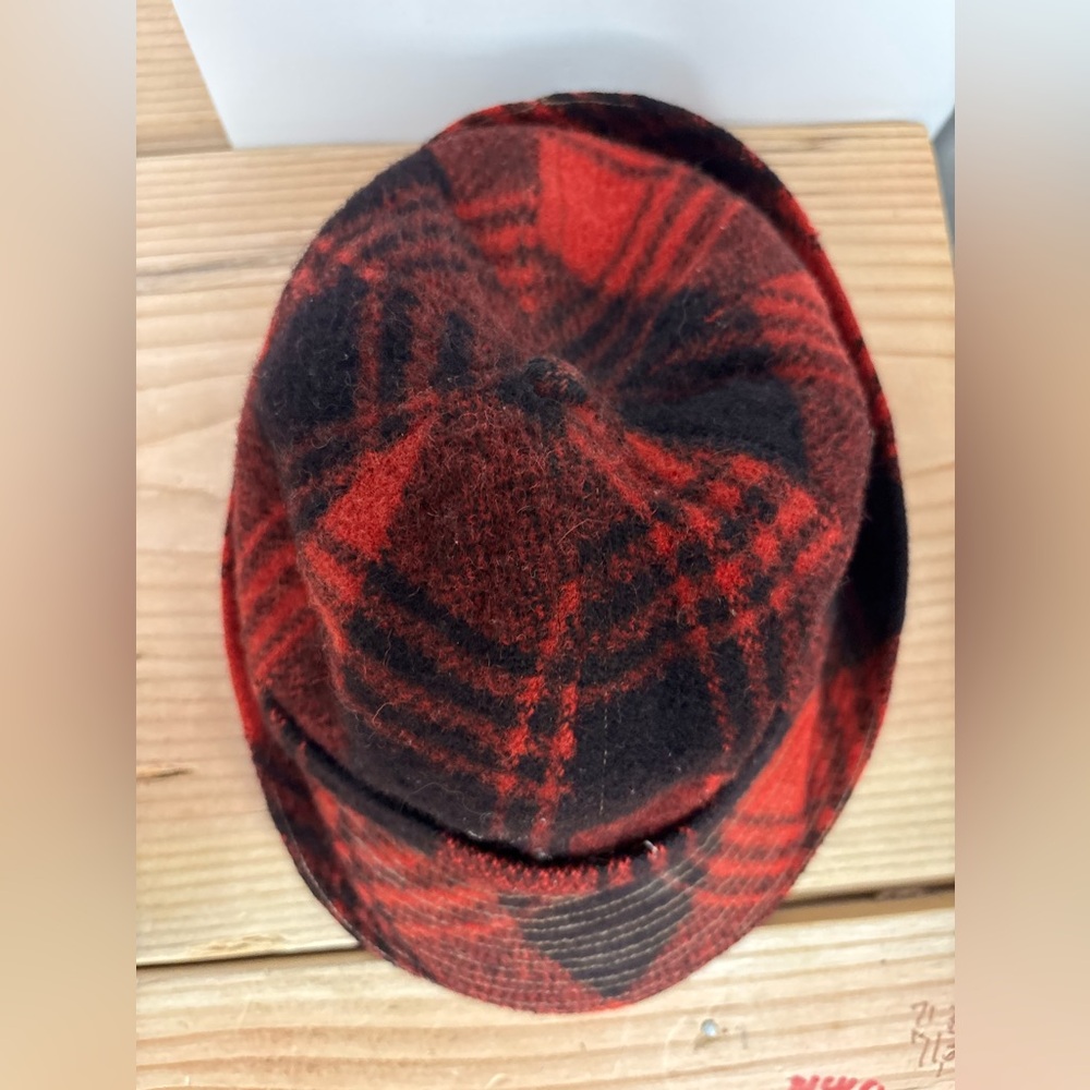 ๐ฅ Vintage Red and Black Plaid Hunting Bucket Hat ๐ฅ - Picture 2 of 6